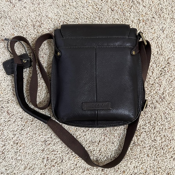 HIDESIGN Vespucci Unisex Crossbody Bag - Picture 5 of 9